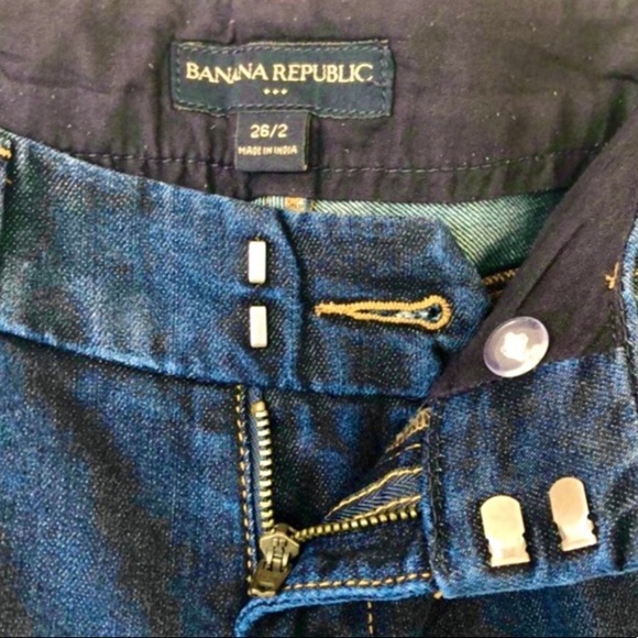 Banana Republic Dark Wash Cropped Blue Jean | 26/2 - Picture 2 of 7